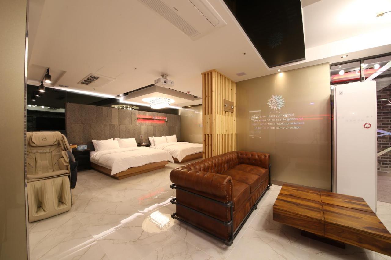 The J Hotel Daegu Exterior foto