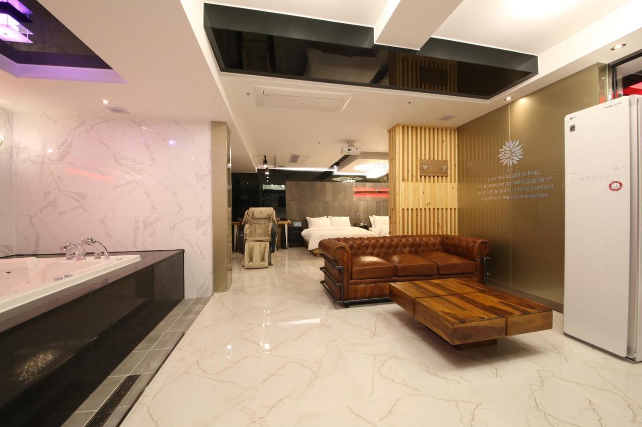 The J Hotel Daegu Exterior foto